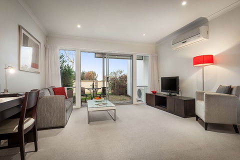 Quest Sanctuary Lakes - St Kilda Accommodation 2