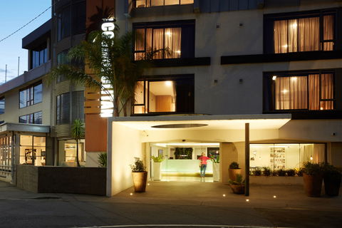 Cosmopolitan Hotel - St Kilda Accommodation 0