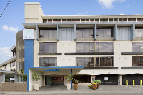 Cosmopolitan Hotel - St Kilda Accommodation 1
