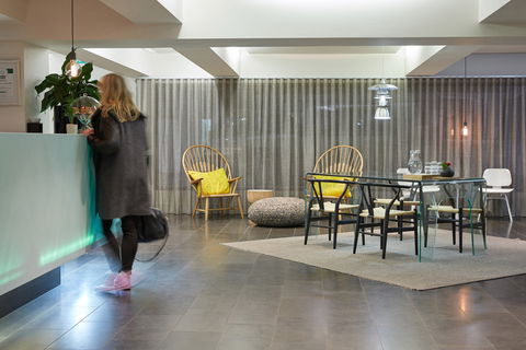 Cosmopolitan Hotel - St Kilda Accommodation 2