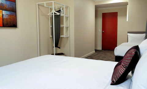 28 Hotel - St Kilda Accommodation 0
