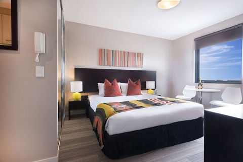 Quest Mascot - St Kilda Accommodation 1