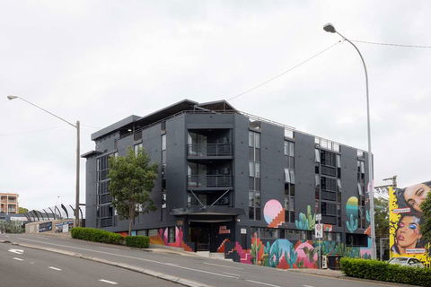 Hotel Hacienda - St Kilda Accommodation 0