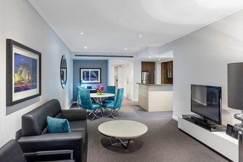 Meriton Suites World Tower - St Kilda Accommodation 2