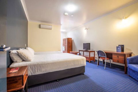Atherton Hotel - St Kilda Accommodation 2