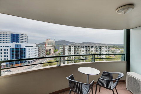 Adina Serviced Apartments Canberra James Court - St Kilda Accommodation 2