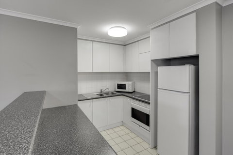 Adina Serviced Apartments Canberra James Court - St Kilda Accommodation 1