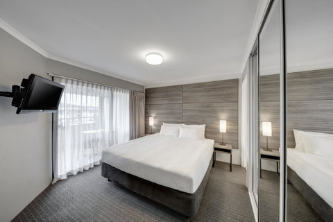 Adina Serviced Apartments Canberra James Court - St Kilda Accommodation 11