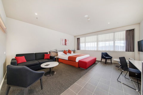 Abode Woden - St Kilda Accommodation 8