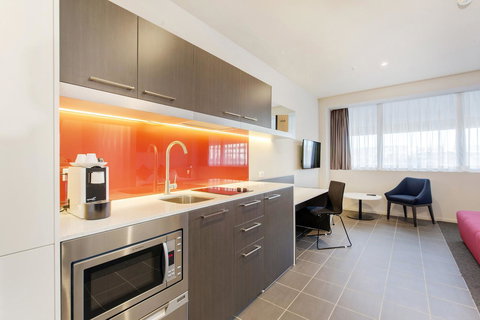 Abode Woden - St Kilda Accommodation 2