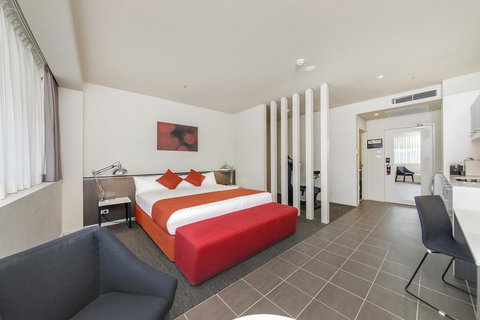 Abode Woden - St Kilda Accommodation 17