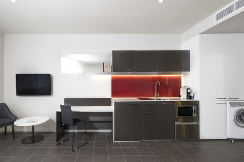 Abode Woden - St Kilda Accommodation 5