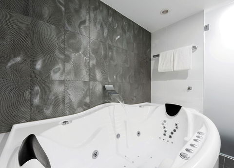 Avenue Hotel Canberra - St Kilda Accommodation 4
