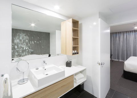 Avenue Hotel Canberra - St Kilda Accommodation 11