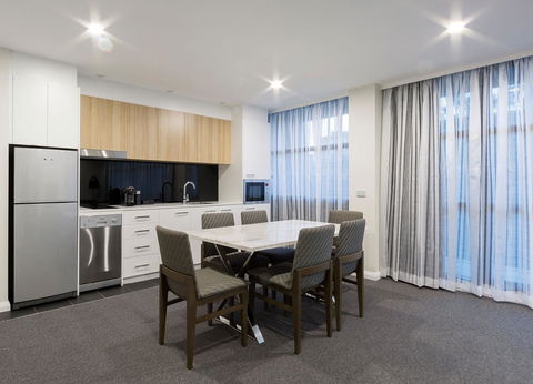 Avenue Hotel Canberra - St Kilda Accommodation 9