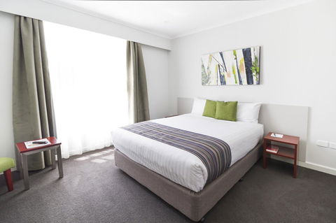 Abode Narrabundah - St Kilda Accommodation 4