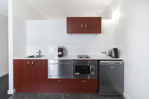 Abode Narrabundah - St Kilda Accommodation 1