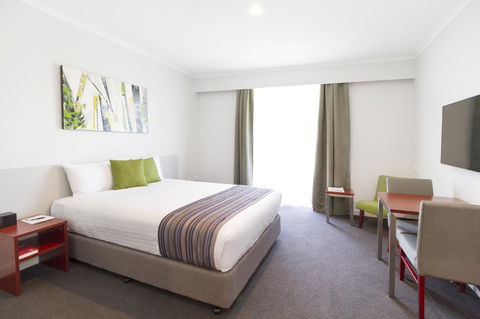 Abode Narrabundah - St Kilda Accommodation 6