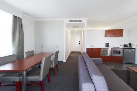 Abode Narrabundah - St Kilda Accommodation 7