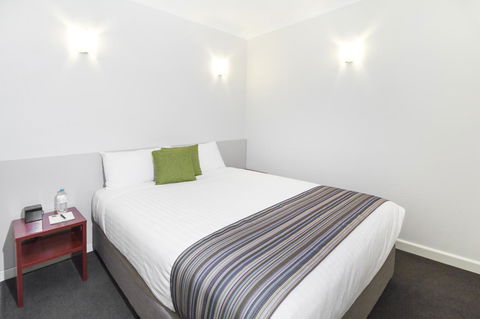 Abode Narrabundah - St Kilda Accommodation 5
