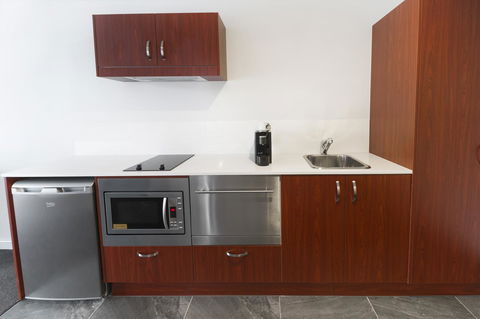 Abode Narrabundah - St Kilda Accommodation 11