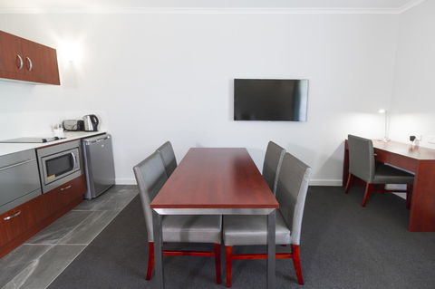 Abode Narrabundah - St Kilda Accommodation 8
