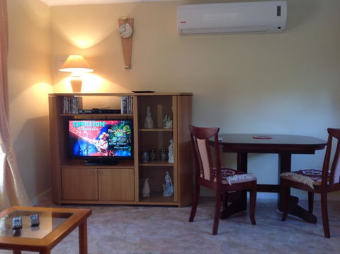 The Cook Cottage - St Kilda Accommodation 3