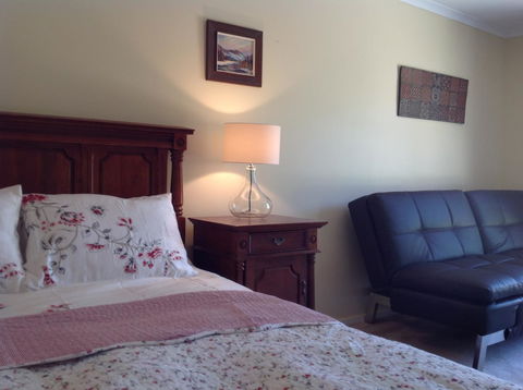 The Cook Cottage - St Kilda Accommodation 5