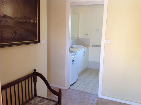 The Cook Cottage - St Kilda Accommodation 7