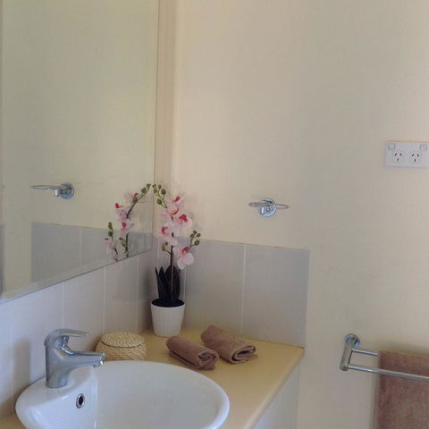 The Cook Cottage - St Kilda Accommodation 4