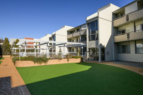 Accommodate Canberra - The Summit - St Kilda Accommodation 3
