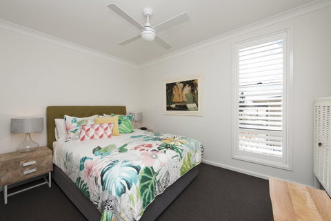 Mollymook Beachfront Penthouse 9 - St Kilda Accommodation 2