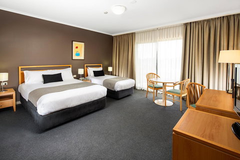 The Woden Hotel - St Kilda Accommodation 0