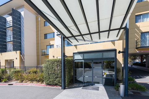 The Woden Hotel - St Kilda Accommodation 3