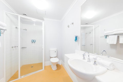 The Woden Hotel - St Kilda Accommodation 7