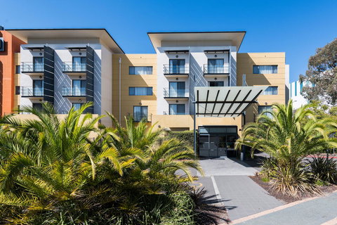 The Woden Hotel - St Kilda Accommodation 4