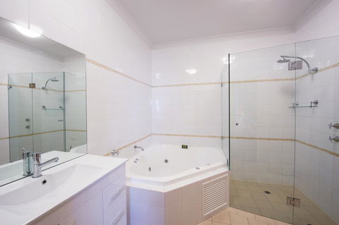 McCracken Country Club - St Kilda Accommodation 30