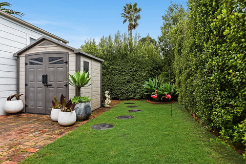 Ainslie Roberts Drive Retreat - St Kilda Accommodation 11