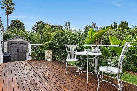 Ainslie Roberts Drive Retreat - St Kilda Accommodation 8