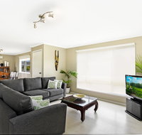Ainslie Roberts Drive Retreat - St Kilda Accommodation