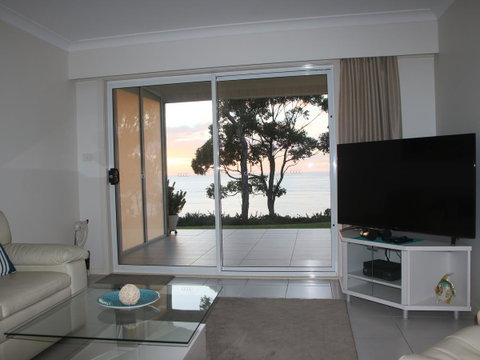 Mollymook Beach Waterfront - St Kilda Accommodation 12