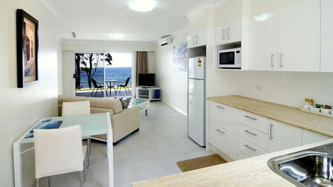 Mollymook Beach Waterfront - St Kilda Accommodation 8