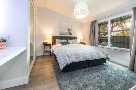 McLaren Vale Getaway - St Kilda Accommodation 2