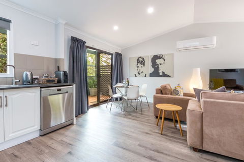 McLaren Vale Getaway - St Kilda Accommodation 16