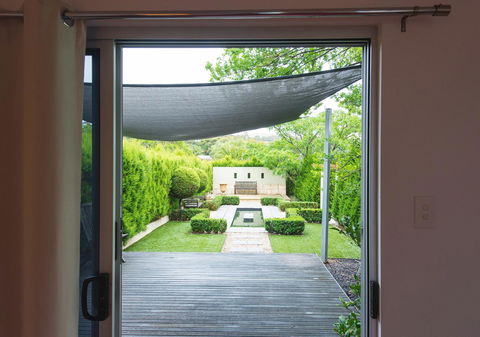 S T U D I O 22 Peaceful Retreat With Garden Views - St Kilda Accommodation 12