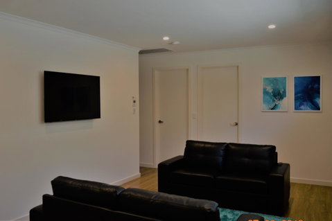 Eastern Breeze - St Kilda Accommodation 17