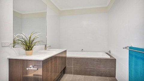 Eastern Breeze - St Kilda Accommodation 18