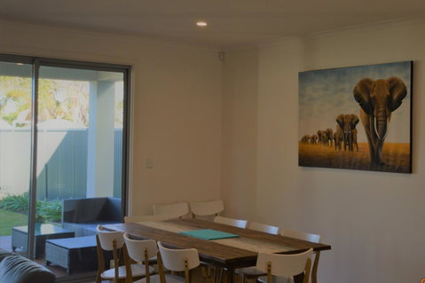 Eastern Breeze - St Kilda Accommodation 4