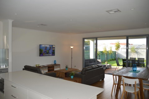 Eastern Breeze - St Kilda Accommodation 20
