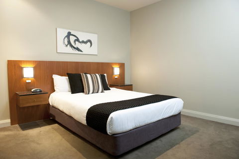 Mantra Hindmarsh Square - St Kilda Accommodation 24